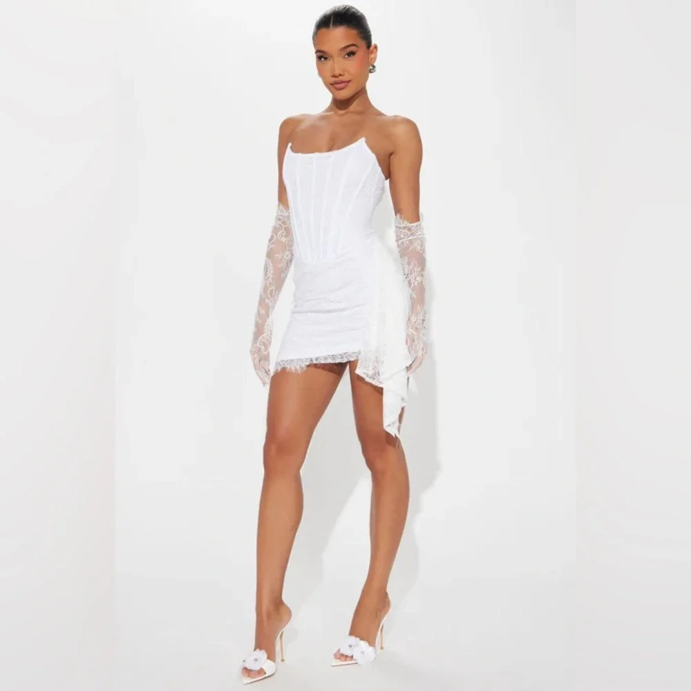 ✨ Fashion Nova “Always Sweet” Corset Mini Dress – White | Size Small ✨ - Picture 2 of 4